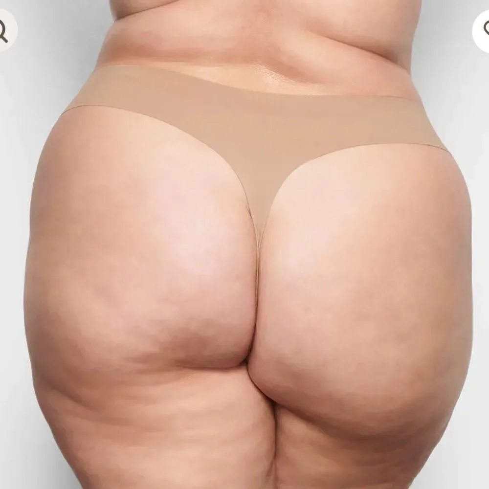 NWT SKIMS Naked Dipped Desert Nude Seamless Thong Panty